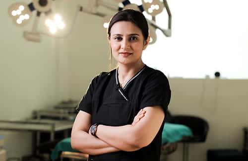 Female Plastic Surgeon in Delhi - Hair Transplant Surgeon at Aestiva