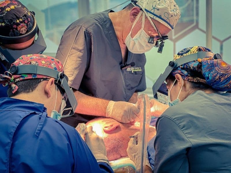 Professional Profile - Hair Transplant Surgeon at Hair Transplant Colombia