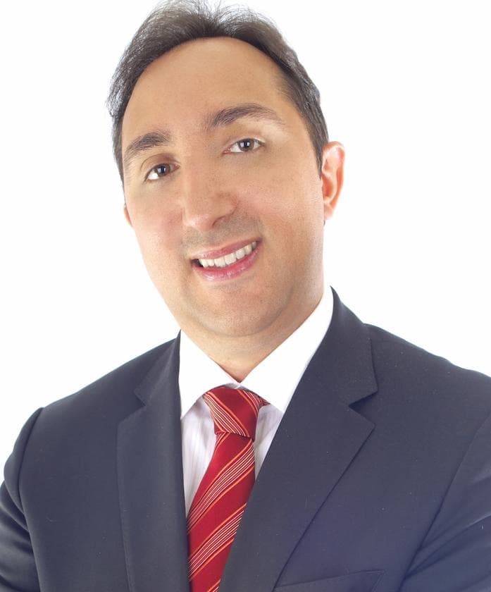 John Kahen - Hair Transplant Surgeon at Beverly Hills Hair Restoration
