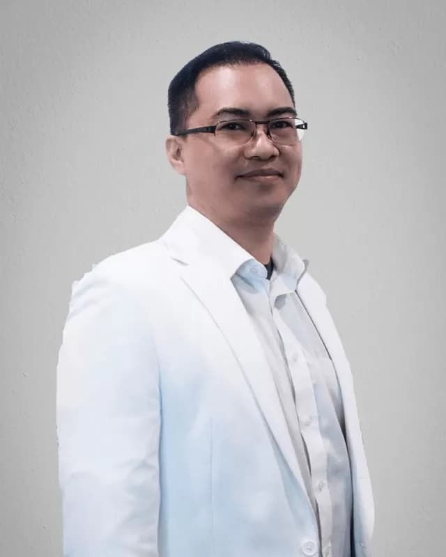 New Surgeon - Hair Transplant Surgeon at DHI Hair Restoration Clinic
